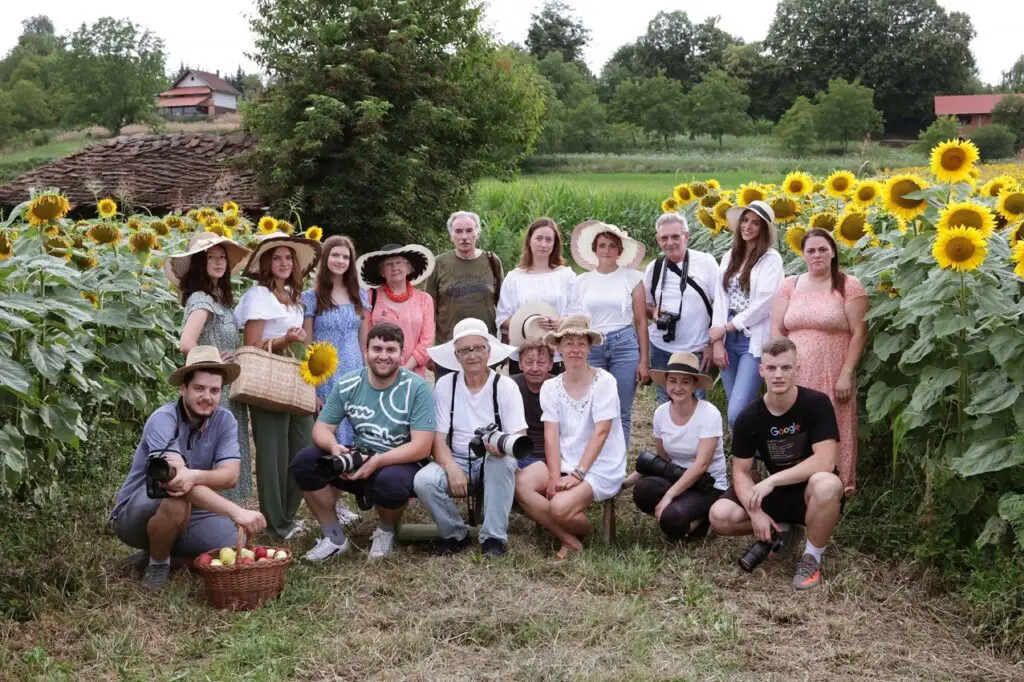 fotoklub-5-1024x682-1-oWb9jz.jpg