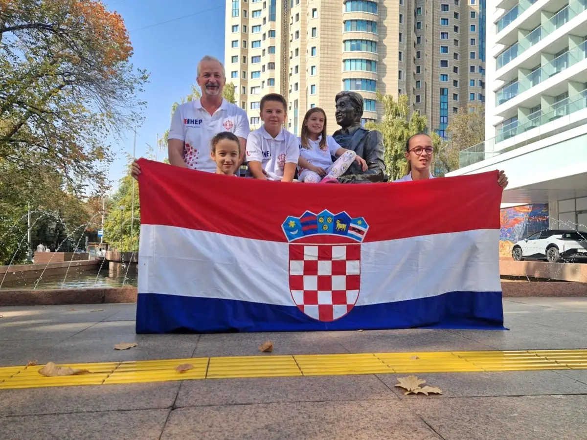 557514961_2710765699129886_3417686331164232455_n-AsgIEV.jpg